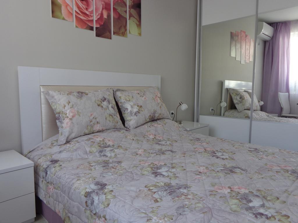 Luxury Apartment Lazur 2 Burgasz Szoba fotó