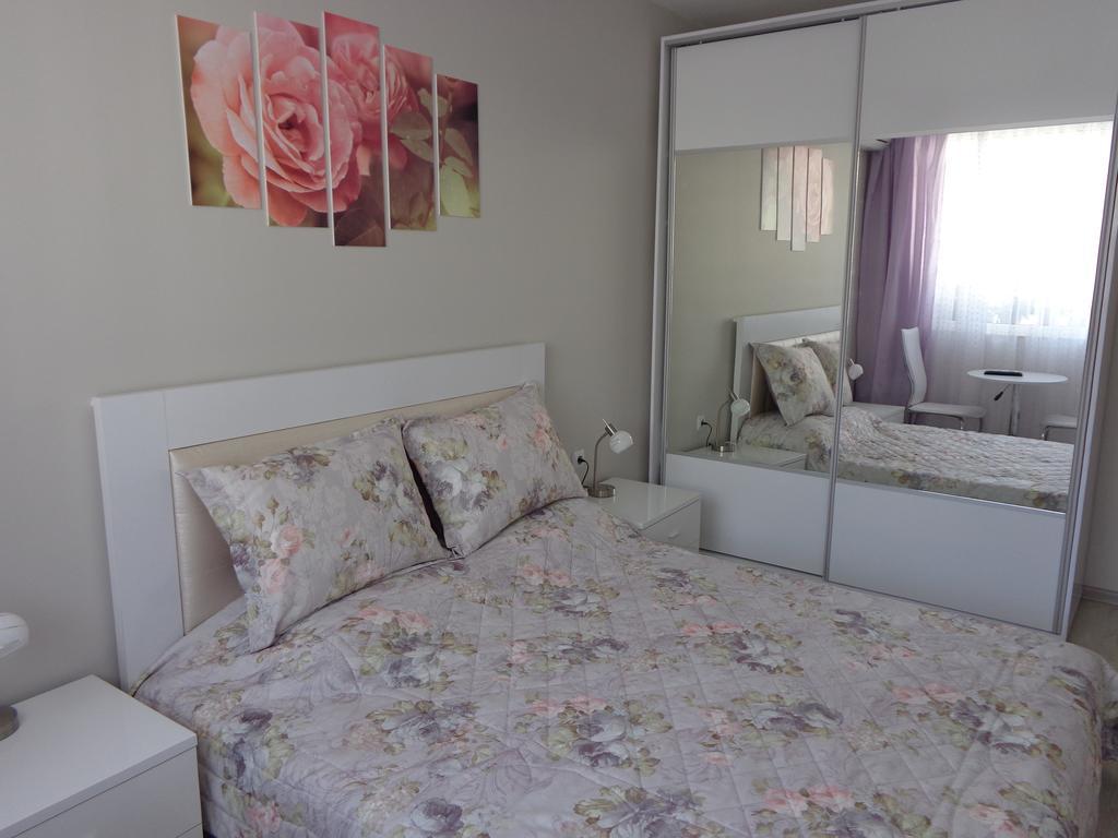 Luxury Apartment Lazur 2 Burgasz Szoba fotó